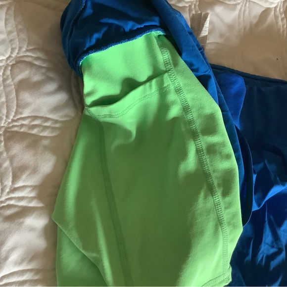 Fabletics Bundle! - Picture 3 of 5